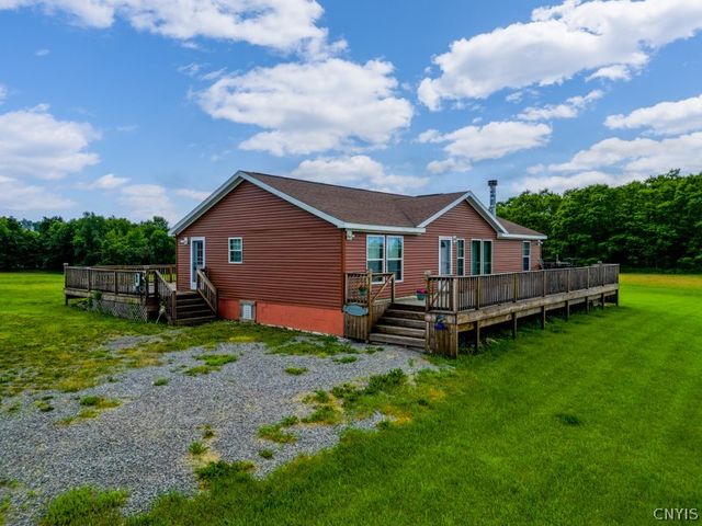 264 Hallenneck Rd, Warren, NY 13407