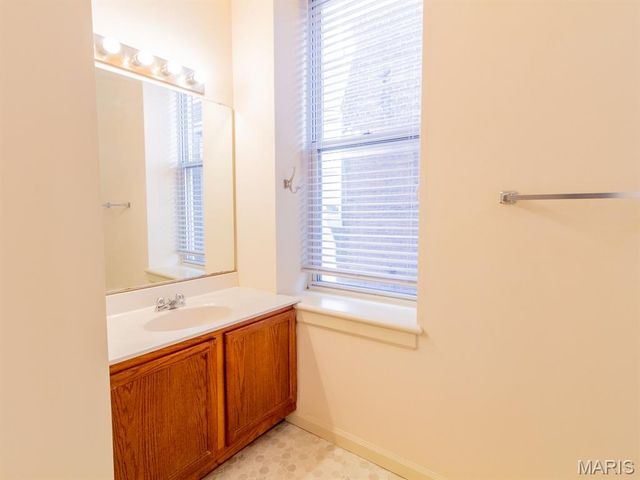 915 Ann Avenue, St Louis, MO 63104