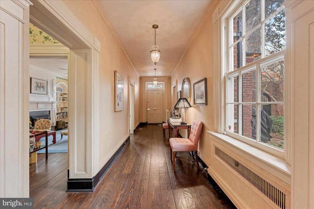 Image 16 of property listing at 2805 P ST NW, Washington, DC 20007