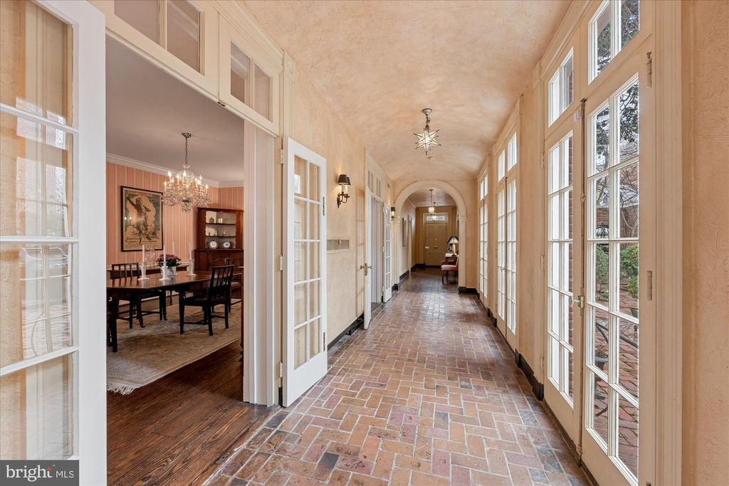 Image 19 of property listing at 2805 P ST NW, Washington, DC 20007