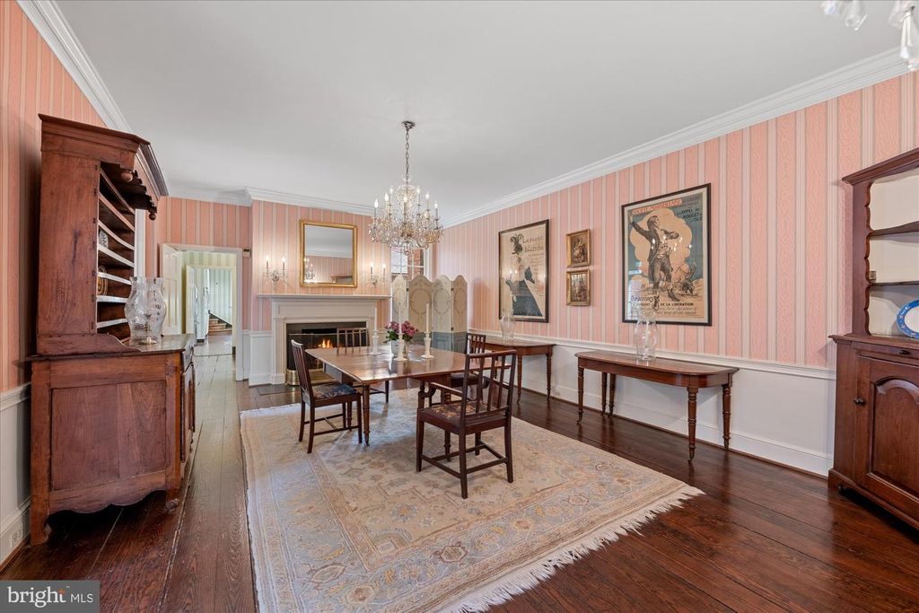 Image 21 of property listing at 2805 P ST NW, Washington, DC 20007