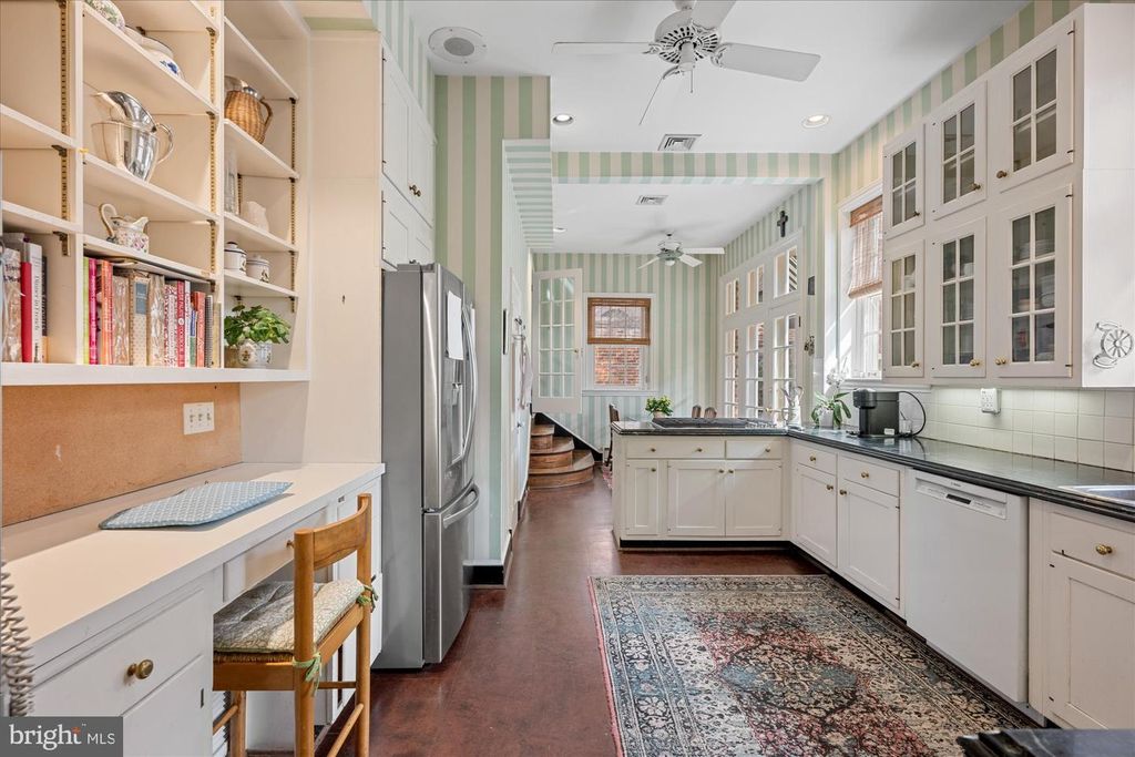 Image 33 of property listing at 2805 P ST NW, Washington, DC 20007