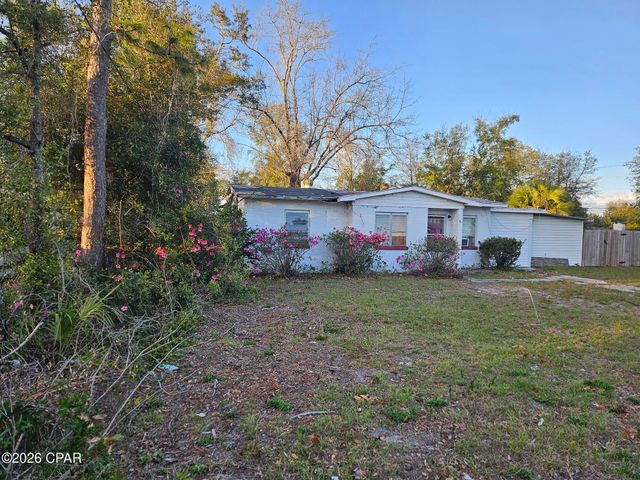 1402 W 12th Street, Panama City, FL 32401