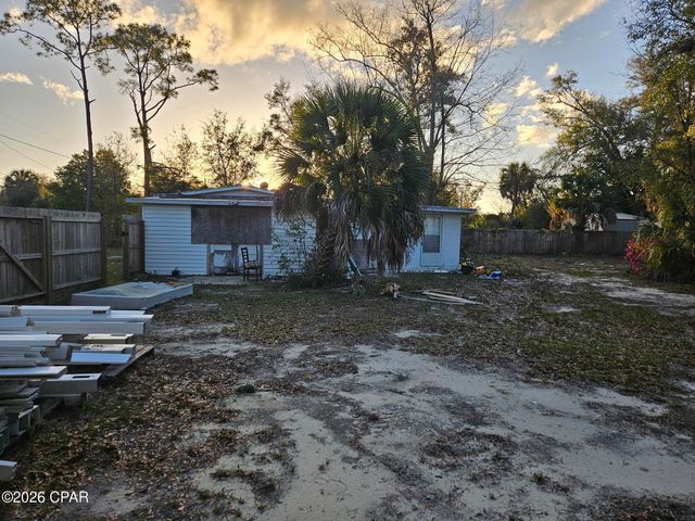 1402 W 12th Street, Panama City, FL 32401