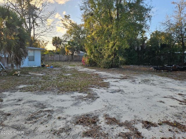 1402 W 12th Street, Panama City, FL 32401