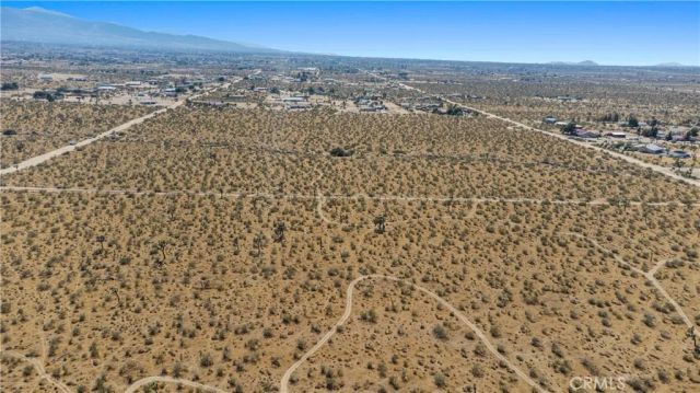 1 Nevada, Phelan, CA 92371