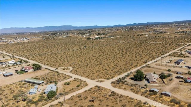 1 Nevada, Phelan, CA 92371