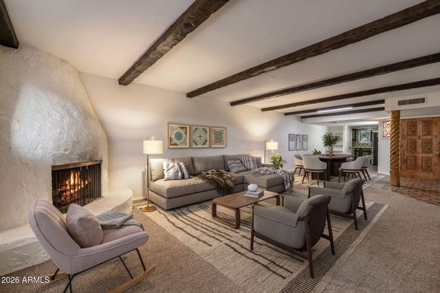 37210 N TRANQUIL Trail 9, Carefree, AZ 85377