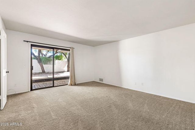 37210 N TRANQUIL Trail 9, Carefree, AZ 85377