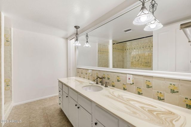 37210 N TRANQUIL Trail 9, Carefree, AZ 85377