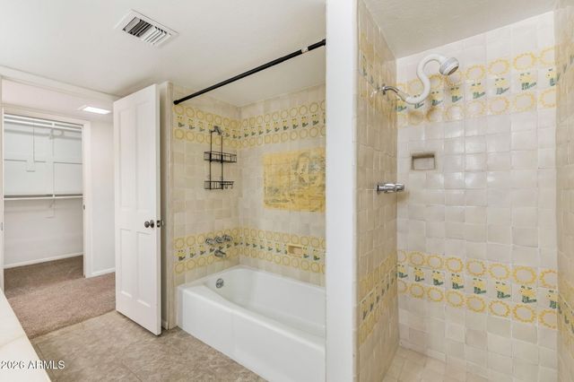 37210 N TRANQUIL Trail 9, Carefree, AZ 85377