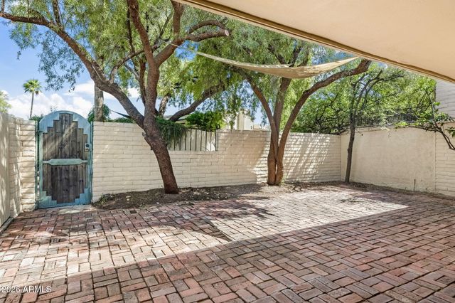 37210 N TRANQUIL Trail 9, Carefree, AZ 85377