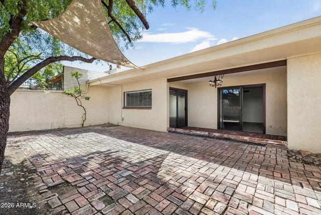 37210 N TRANQUIL Trail 9, Carefree, AZ 85377