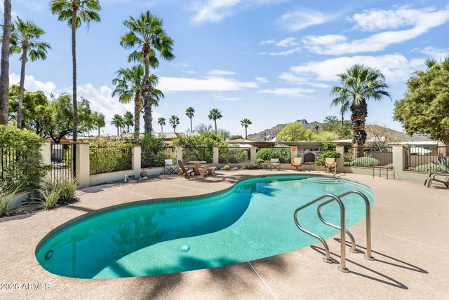 37210 N TRANQUIL Trail 9, Carefree, AZ 85377