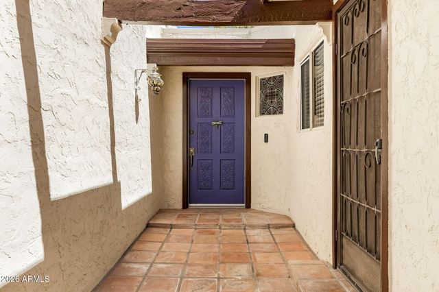 37210 N TRANQUIL Trail 9, Carefree, AZ 85377