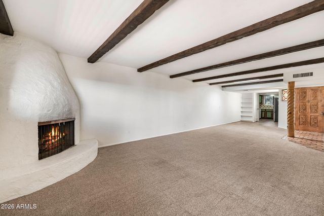 37210 N TRANQUIL Trail 9, Carefree, AZ 85377