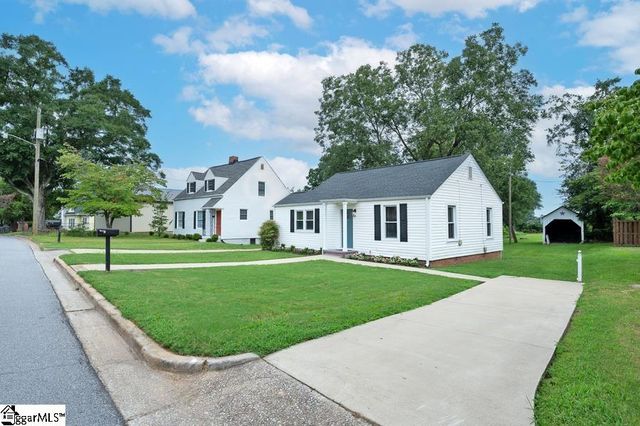 105 E Bearden Street, Greer, SC 29651