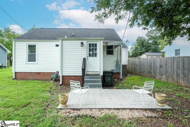 105 E Bearden Street, Greer, SC 29651