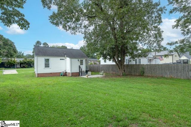 105 E Bearden Street, Greer, SC 29651