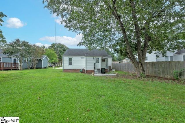 105 E Bearden Street, Greer, SC 29651