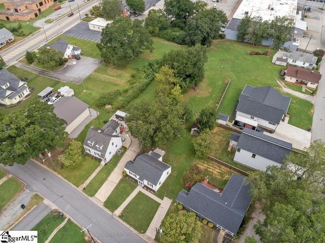 105 E Bearden Street, Greer, SC 29651