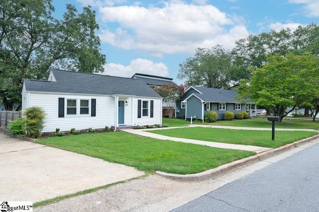 105 E Bearden Street, Greer, SC 29651