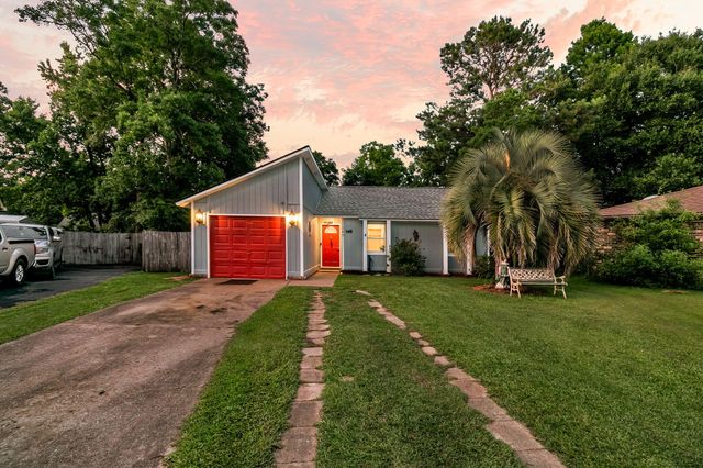 109 Carriage Court, Summerville, SC 29486