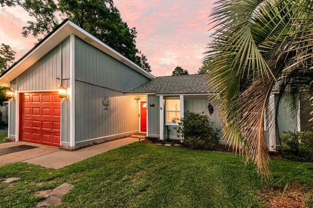 109 Carriage Court, Summerville, SC 29486