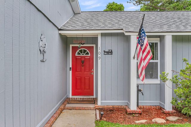 109 Carriage Court, Summerville, SC 29486