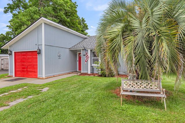 109 Carriage Court, Summerville, SC 29486