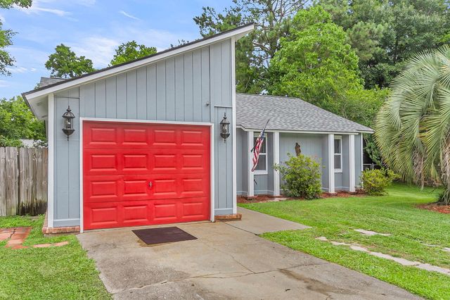 109 Carriage Court, Summerville, SC 29486