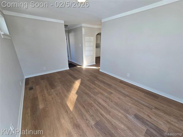 7399 Gronow, Center Line, MI 48015