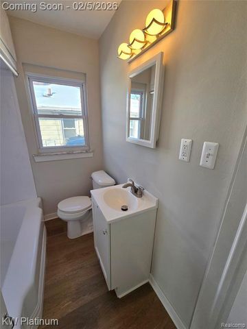 7399 Gronow, Center Line, MI 48015