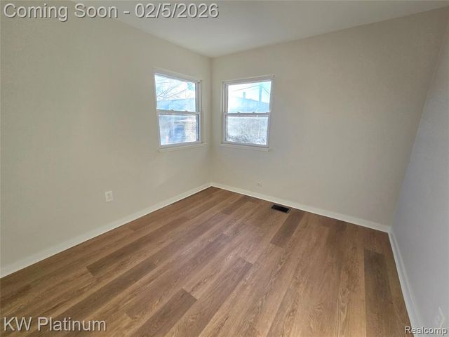 7399 Gronow, Center Line, MI 48015