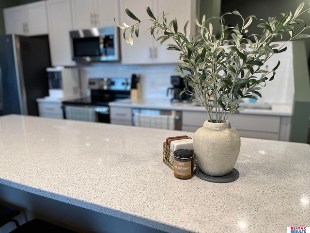 3109 Mayberry Plaza, Omaha, NE 68105