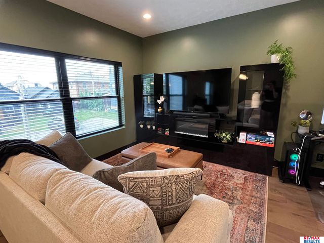 3109 Mayberry Plaza, Omaha, NE 68105