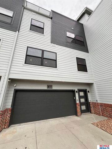 3109 Mayberry Plaza, Omaha, NE 68105