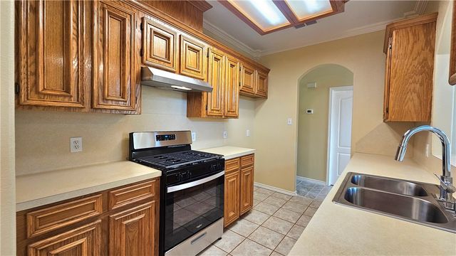 2565 Crestlea Dr, Corpus Christi, TX 78415