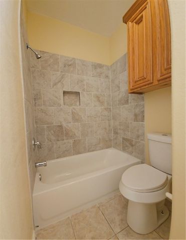 2565 Crestlea Dr, Corpus Christi, TX 78415