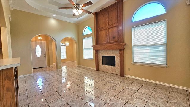 2565 Crestlea Dr, Corpus Christi, TX 78415