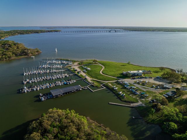 337 W Dickson Lane, Oak Point, TX 75068