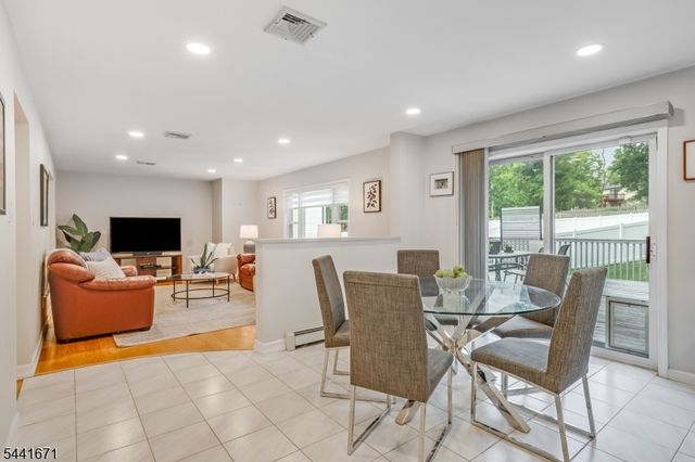27 Harvest Ln, Livingston Twp., NJ 07039