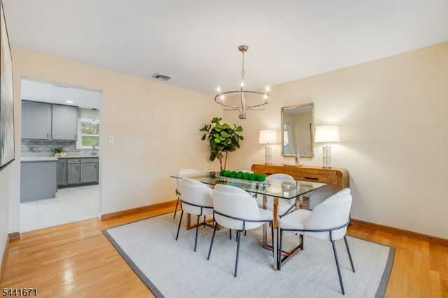 27 Harvest Ln, Livingston Twp., NJ 07039