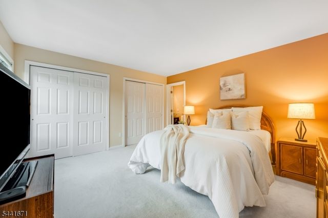 27 Harvest Ln, Livingston Twp., NJ 07039