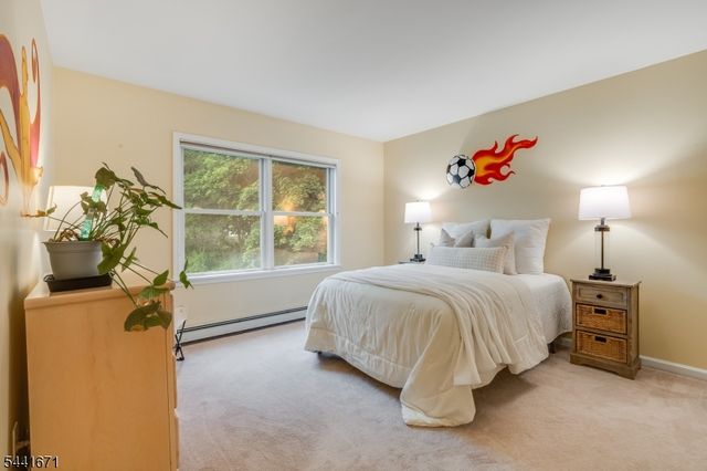 27 Harvest Ln, Livingston Twp., NJ 07039
