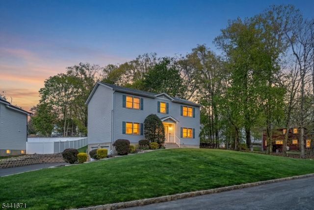 27 Harvest Ln, Livingston Twp., NJ 07039