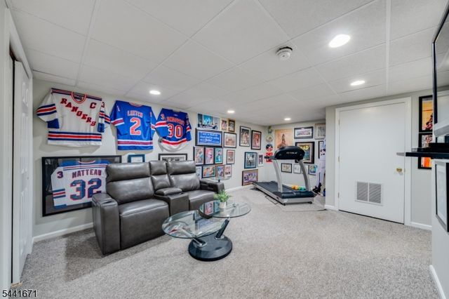 27 Harvest Ln, Livingston Twp., NJ 07039