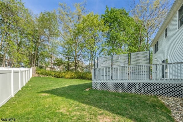 27 Harvest Ln, Livingston Twp., NJ 07039