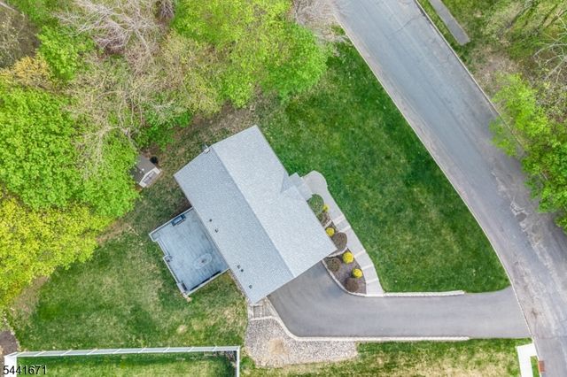 27 Harvest Ln, Livingston Twp., NJ 07039