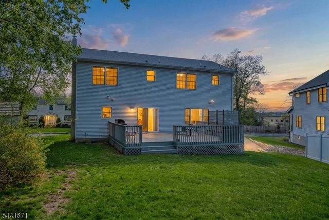 27 Harvest Ln, Livingston Twp., NJ 07039